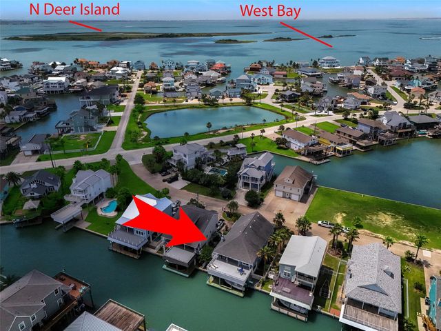 318 Sunset Circle, Tiki Island, TX 77554