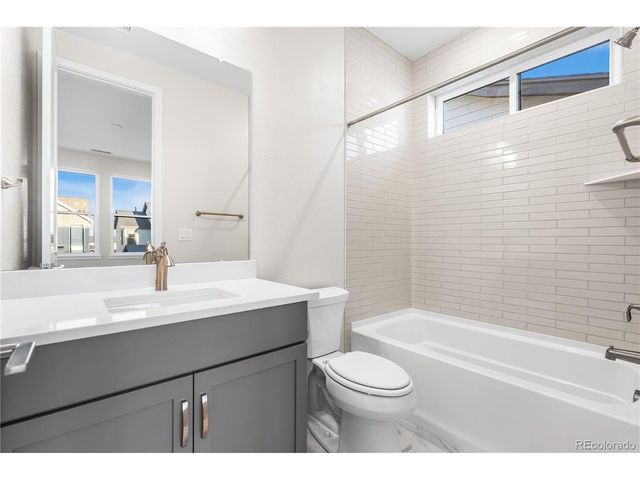 8770 Summerwalk Trl, Littleton, CO 80125