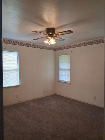 1211 Webb, Henderson, TX 75654
