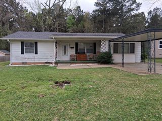 1211 Webb, Henderson, TX 75654