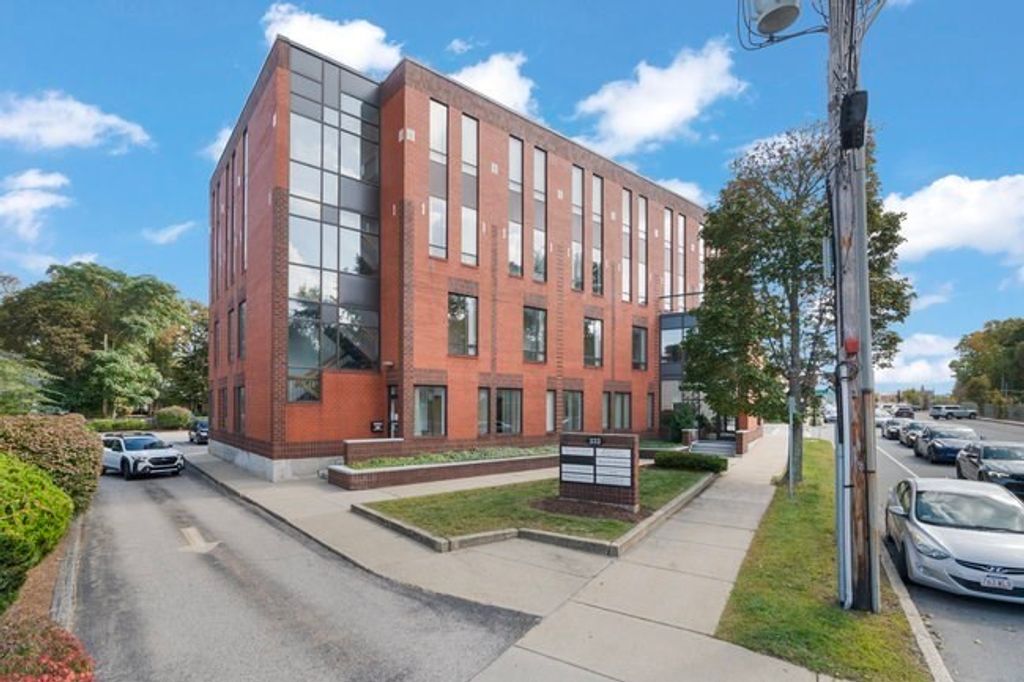 333 North Ave 2, Wakefield, MA 01880