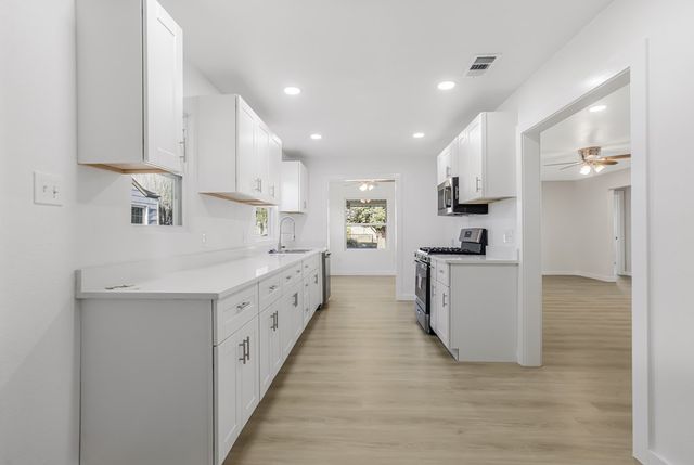 1913 N Lincoln Ave, Odessa, TX 79761