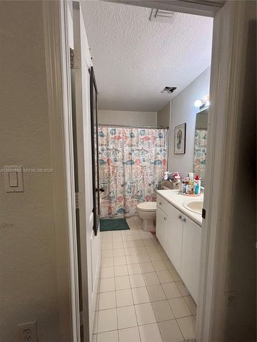 6920 NW 177th St Q101, Hialeah, FL 33015