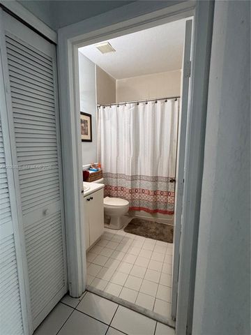 6920 NW 177th St Q101, Hialeah, FL 33015
