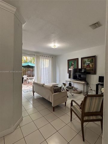 6920 NW 177th St Q101, Hialeah, FL 33015