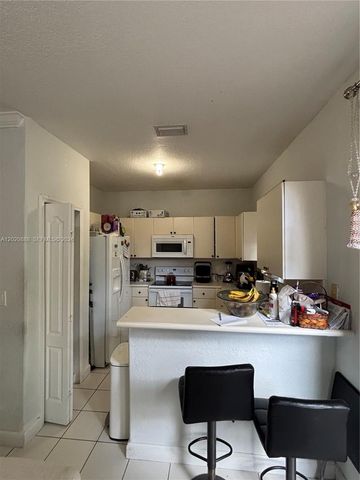 6920 NW 177th St Q101, Hialeah, FL 33015