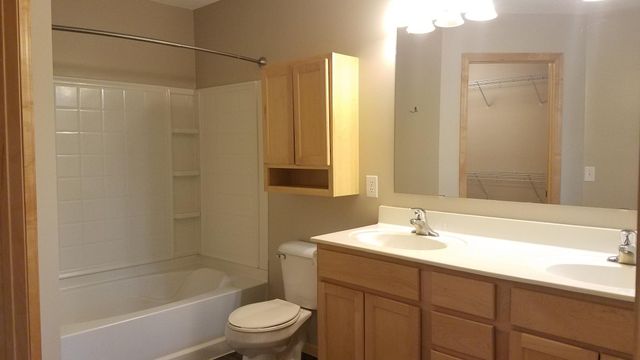 11749 Emery Village Drive N, Champlin, MN 55316