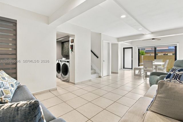 9670 Fontainebleau Blvd 19, Miami, FL 33172