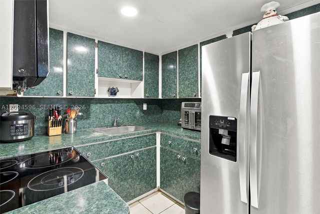 9670 Fontainebleau Blvd 19, Miami, FL 33172