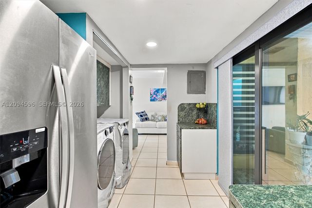 9670 Fontainebleau Blvd 19, Miami, FL 33172