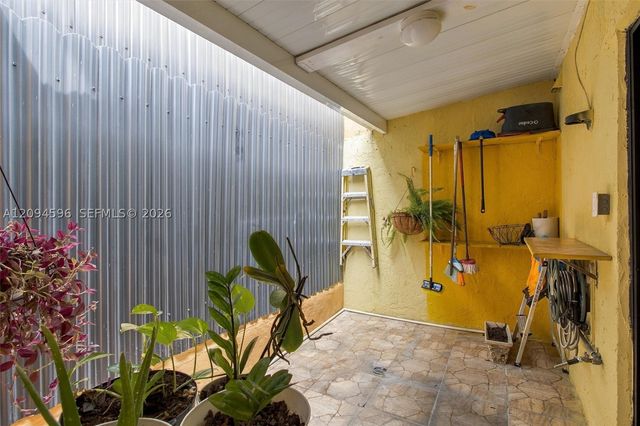 9670 Fontainebleau Blvd 19, Miami, FL 33172