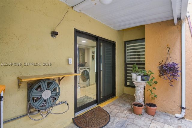 9670 Fontainebleau Blvd 19, Miami, FL 33172