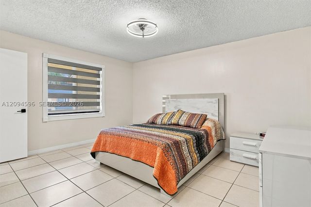 9670 Fontainebleau Blvd 19, Miami, FL 33172
