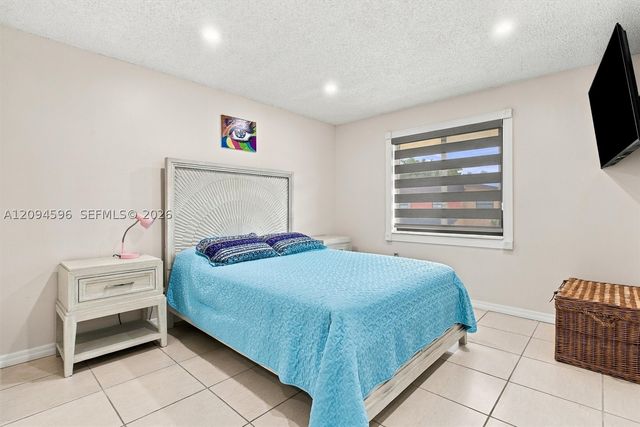 9670 Fontainebleau Blvd 19, Miami, FL 33172
