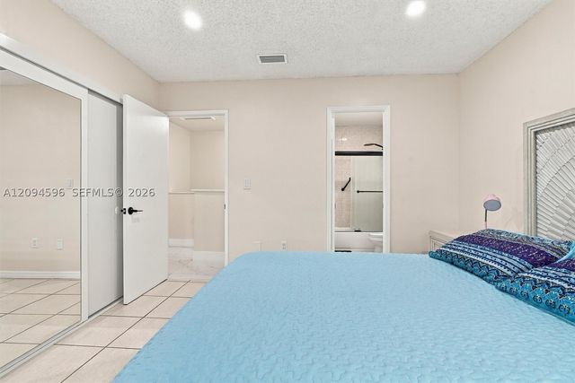 9670 Fontainebleau Blvd 19, Miami, FL 33172