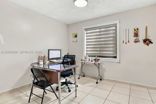 9670 Fontainebleau Blvd 19, Miami, FL 33172
