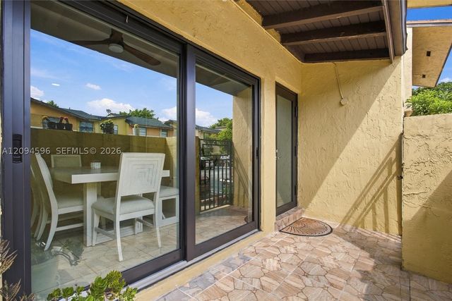 9670 Fontainebleau Blvd 19, Miami, FL 33172