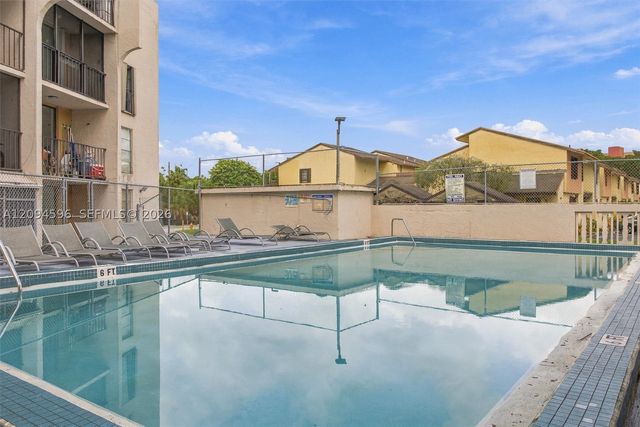 9670 Fontainebleau Blvd 19, Miami, FL 33172