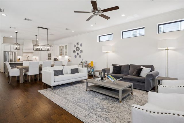 618 E 28th Street, Houston, TX 77008