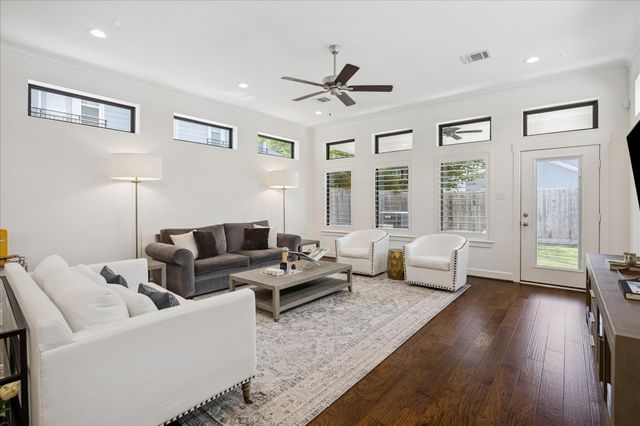 618 E 28th Street, Houston, TX 77008