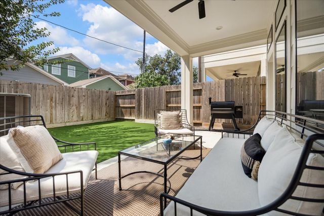 618 E 28th Street, Houston, TX 77008