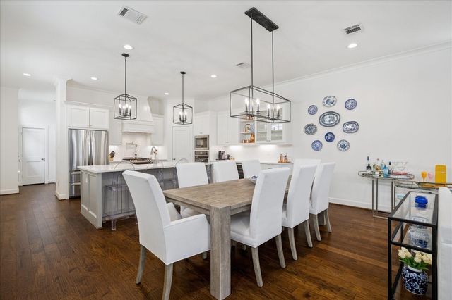 618 E 28th Street, Houston, TX 77008