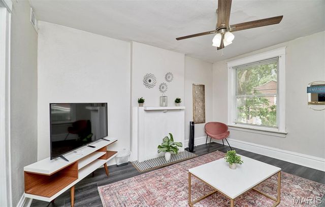 4930 Wise Avenue, St Louis, MO 63110