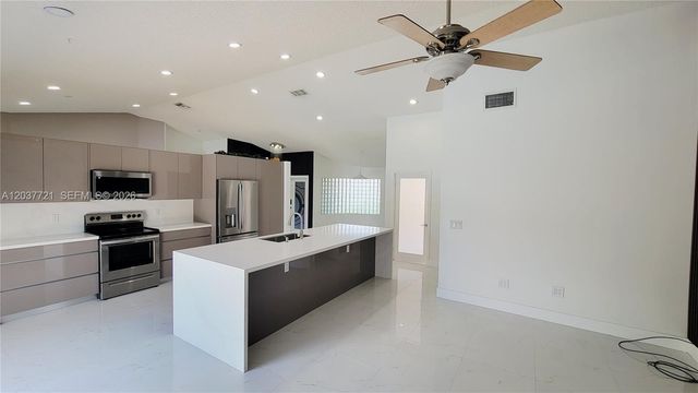 1421 SW 104th Avenue, Pembroke Pines, FL 33025