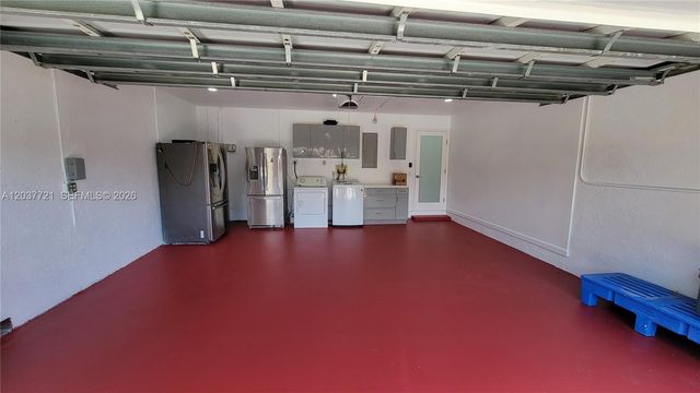 1421 SW 104th Avenue, Pembroke Pines, FL 33025