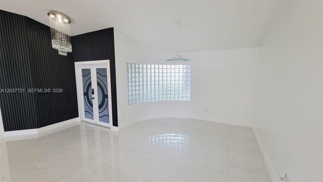 1421 SW 104th Avenue, Pembroke Pines, FL 33025