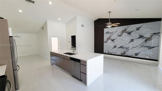 1421 SW 104th Avenue, Pembroke Pines, FL 33025