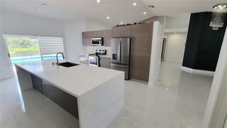 1421 SW 104th Avenue, Pembroke Pines, FL 33025