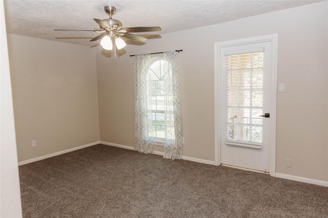 2206 Roman Forest Boulevard, New Caney, TX 77357