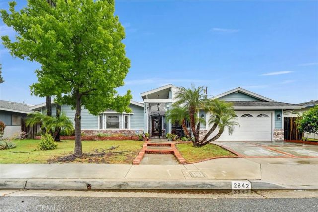 2842 Velasco, Costa Mesa, CA 92626