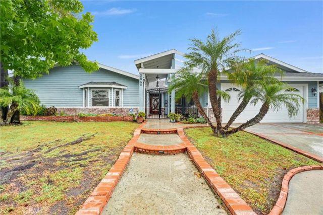 2842 Velasco, Costa Mesa, CA 92626