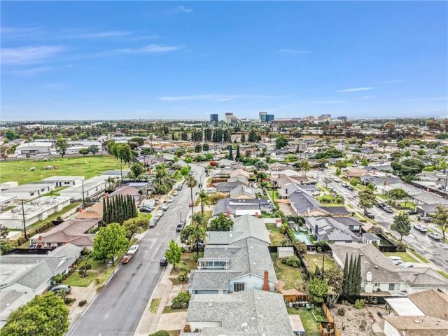 2842 Velasco, Costa Mesa, CA 92626