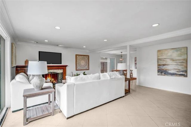 2842 Velasco, Costa Mesa, CA 92626