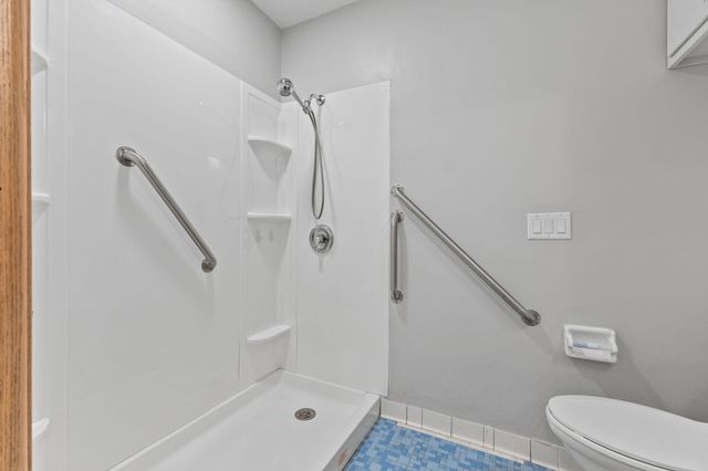 2085 Hamline Avenue N, Roseville, MN 55113