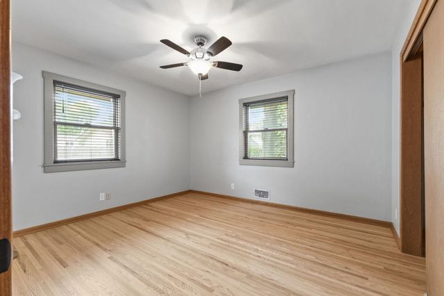 2085 Hamline Avenue N, Roseville, MN 55113