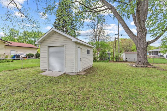2085 Hamline Avenue N, Roseville, MN 55113