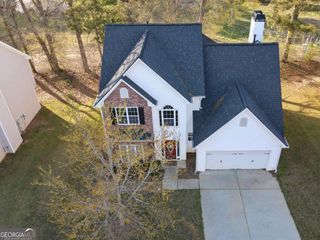 910 Lakeside Court, Loganville, GA 30052