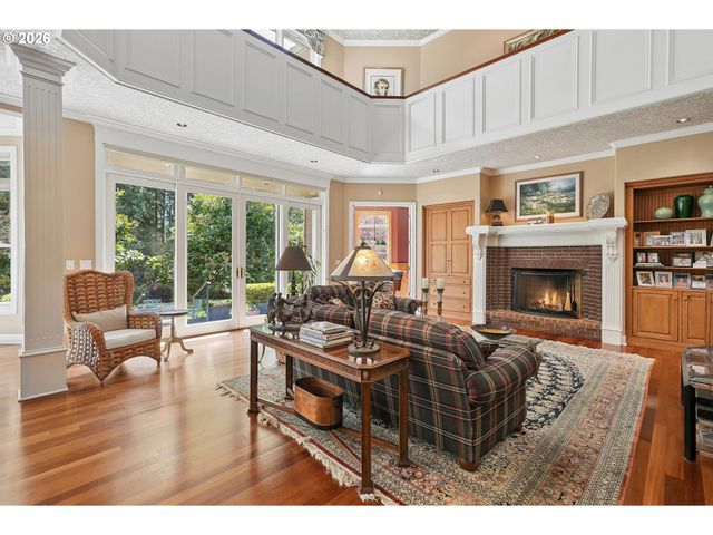 13616 Nw GLENDOVEER Dr, Portland, OR 97231