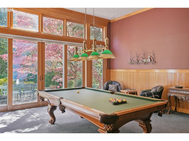 13616 Nw GLENDOVEER Dr, Portland, OR 97231