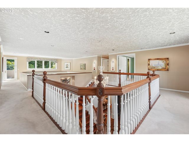 13616 Nw GLENDOVEER Dr, Portland, OR 97231