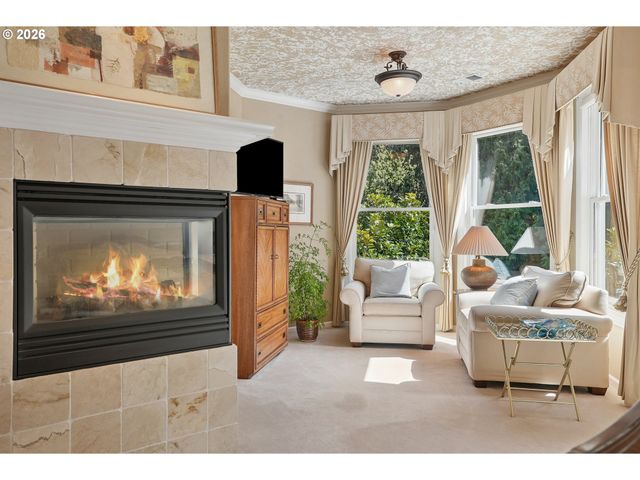 13616 Nw GLENDOVEER Dr, Portland, OR 97231