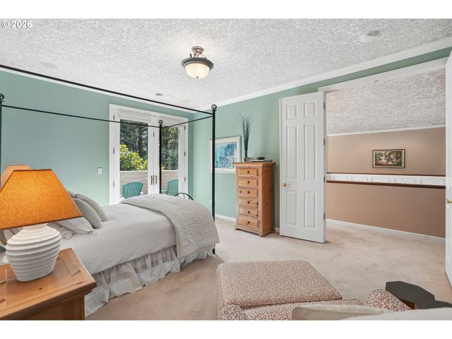 13616 Nw GLENDOVEER Dr, Portland, OR 97231
