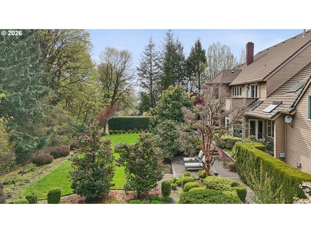 13616 Nw GLENDOVEER Dr, Portland, OR 97231