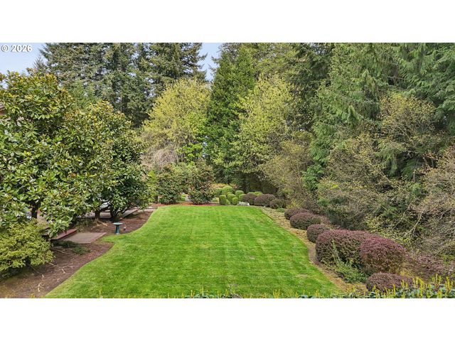 13616 Nw GLENDOVEER Dr, Portland, OR 97231
