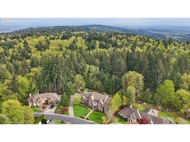 13616 Nw GLENDOVEER Dr, Portland, OR 97231