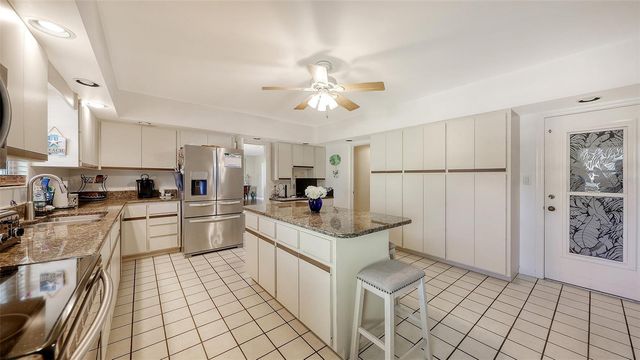 844 MAGELLAN DRIVE, Sarasota, FL 34243
